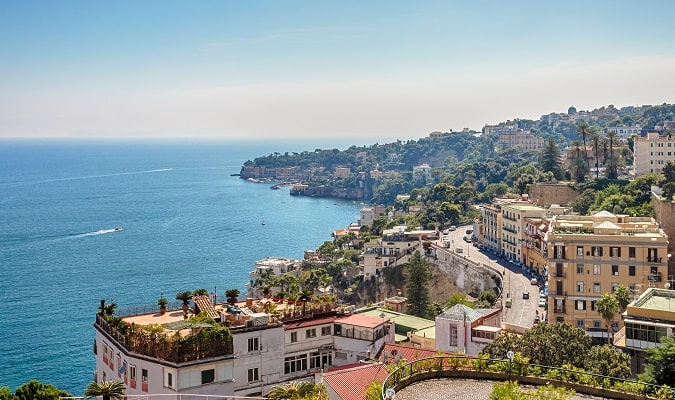 Nápoles a terceira maior cidade da Itália