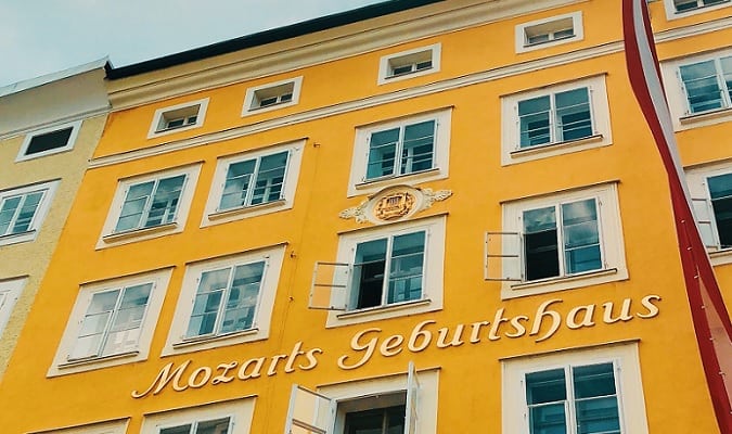 Salzburg é conhecida por ser o local de nascimento do famoso compositor Mozart