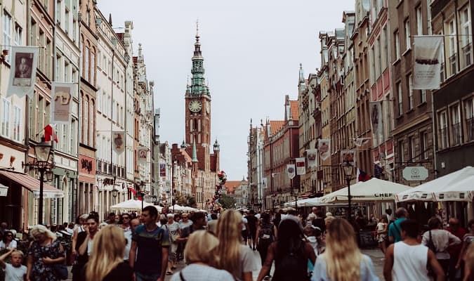 Com uma população estimada de 37,97 milhões de habitantes, a Polônia é o 9º país mais populoso da Europa.