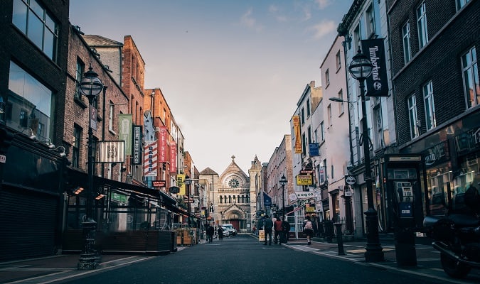 Com uma população estimada de 4,904 milhões de habitantes, a Irlanda é o 29º país mais populoso da Europa.