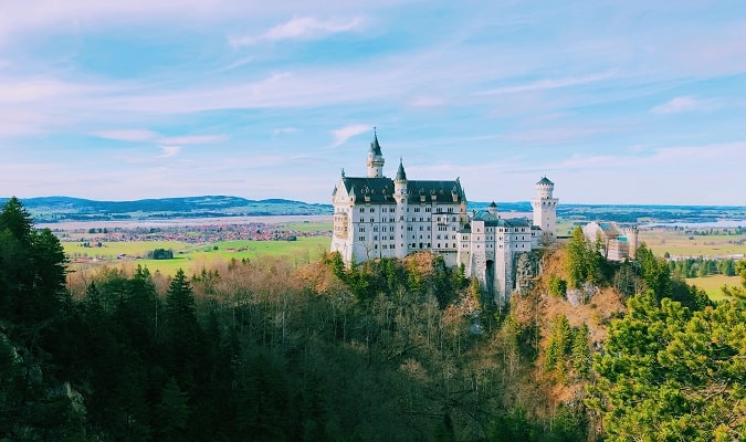 O Castelo de Neuschwanstein foi construído pelo rei Ludwig II da Baviera.