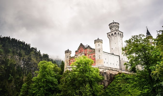 A torre mais alta do Castelo de Neuschwanstein atinge 65 metros de altura