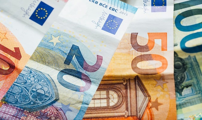 O Euro é a moeda oficial da Itália desde sua implementação no ano de 2.002.