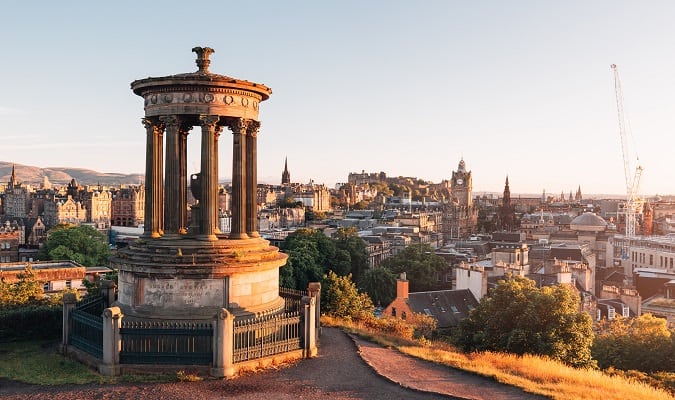 Edimburgo (Edinburgh) é a capital da Escócia e a segunda maior cidade do país