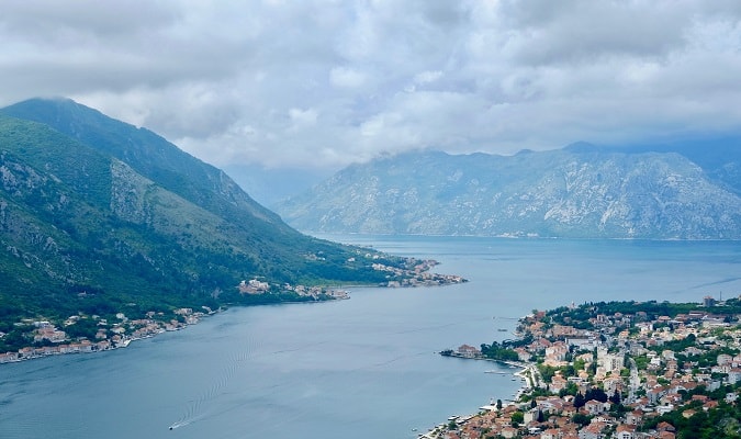 Montenegro conta com uma área de 13,812 km2