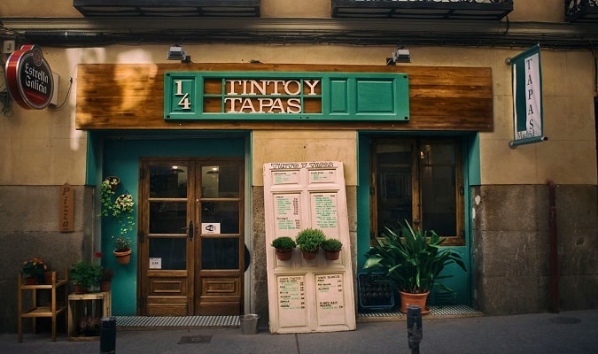 Tinto y Tapas Bar